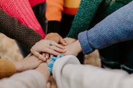 Building Community through Collaborative Presentations early in the semester